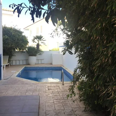 Nama Paralimni
